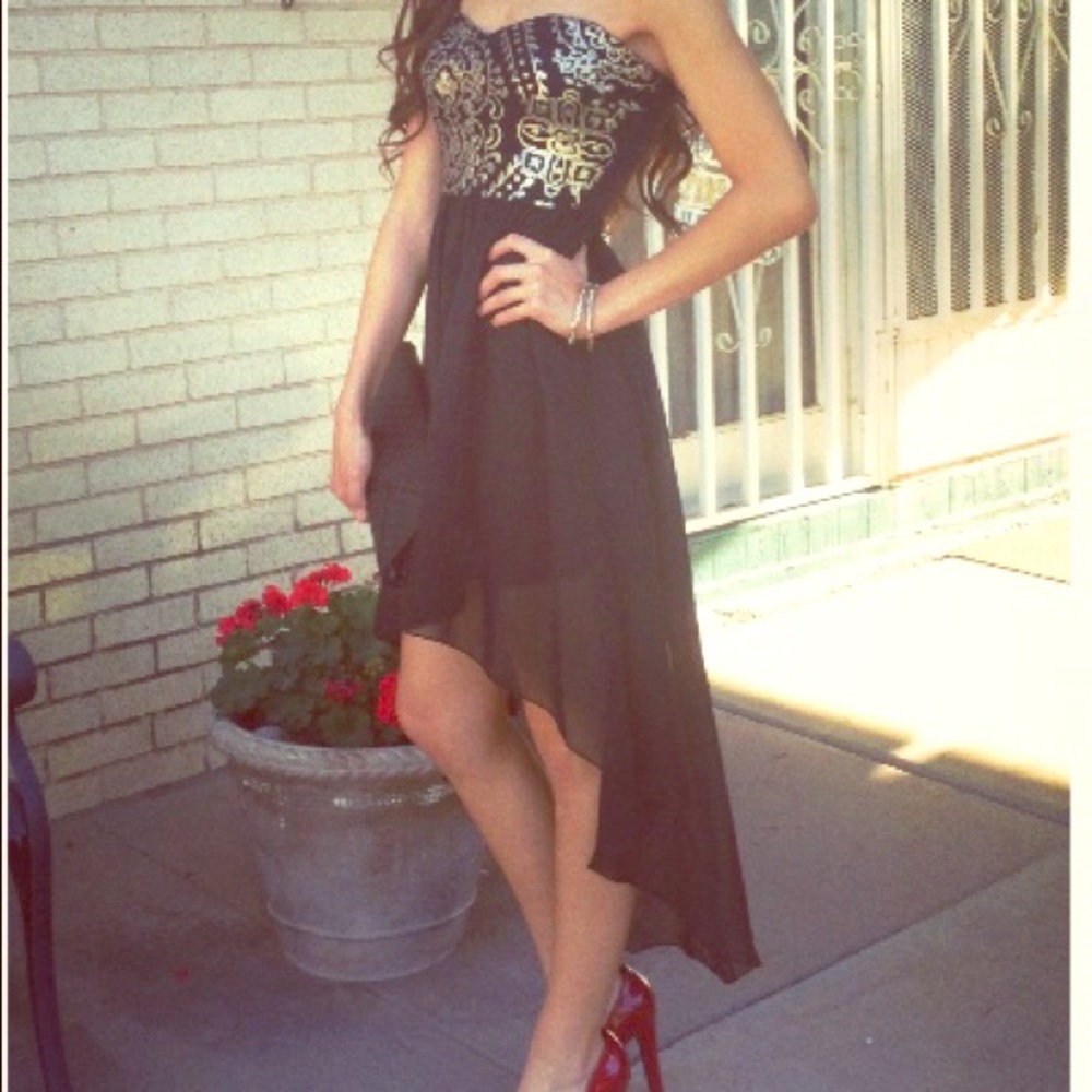 DRESS